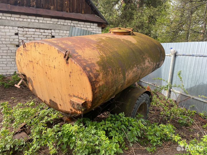 Прицеп с бочкой для воды