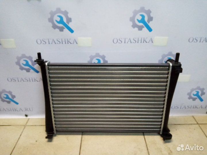Радиатор охлаждения Ford Fusion 2002