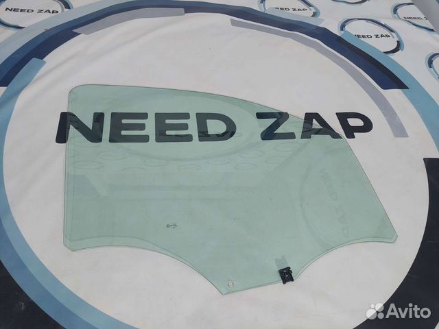 Стекло переднее правое Peugeot Traveller