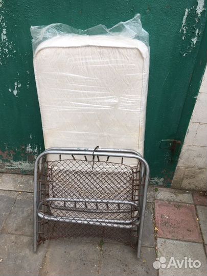 Детская кроватка раскладушка с матрасом