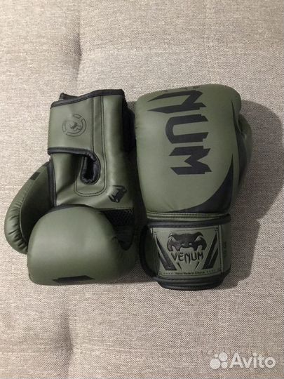 Боксерские перчатки