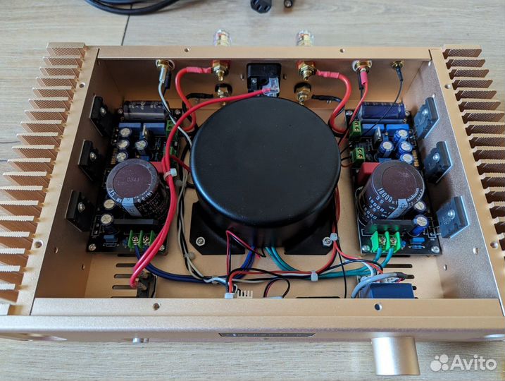 Gold Castom Amplifier