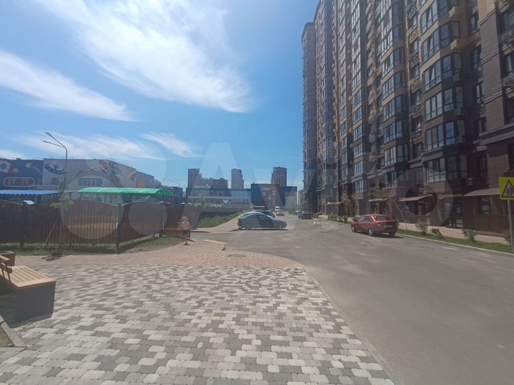 Торговая площадь с арендатором, 71 м²