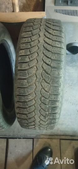 Bridgestone Blizzak Spike-01 205/55 R16