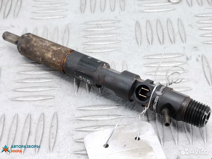 Форсунка Nissan Note E11 рест. 2013 1660000Q1R