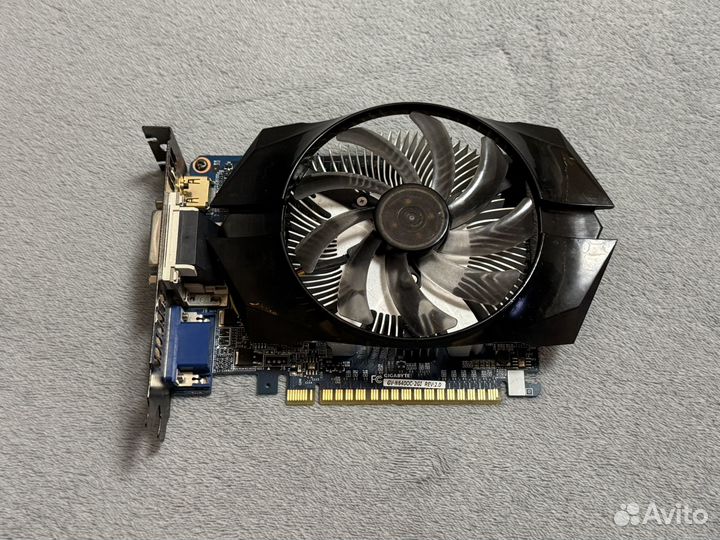 Видеокарта на 2GB