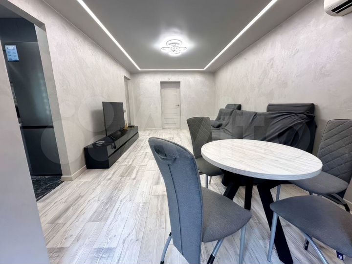 2-к. квартира, 53,5 м², 1/10 эт.