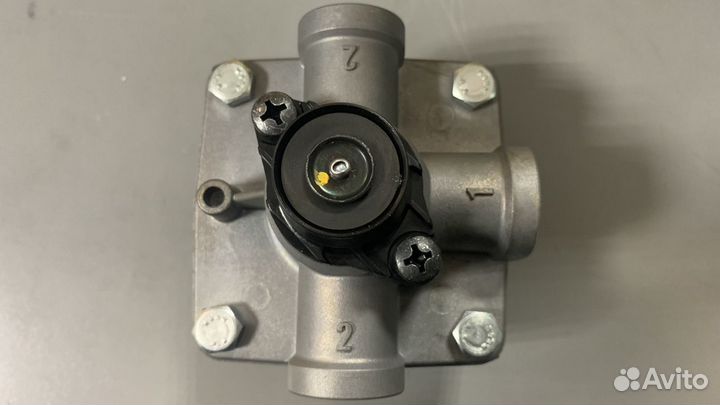 Клапан ускорительный Volvo