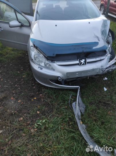 Peugeot 307 2.0 МТ, 2004, битый, 311 111 км