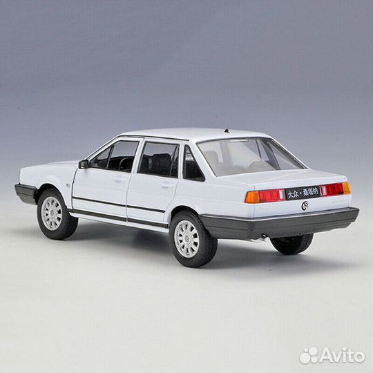 Модель welly 1:24 Vw Passat Santana 1982 белый