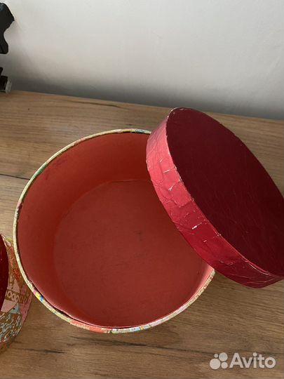 Подарочная коробка