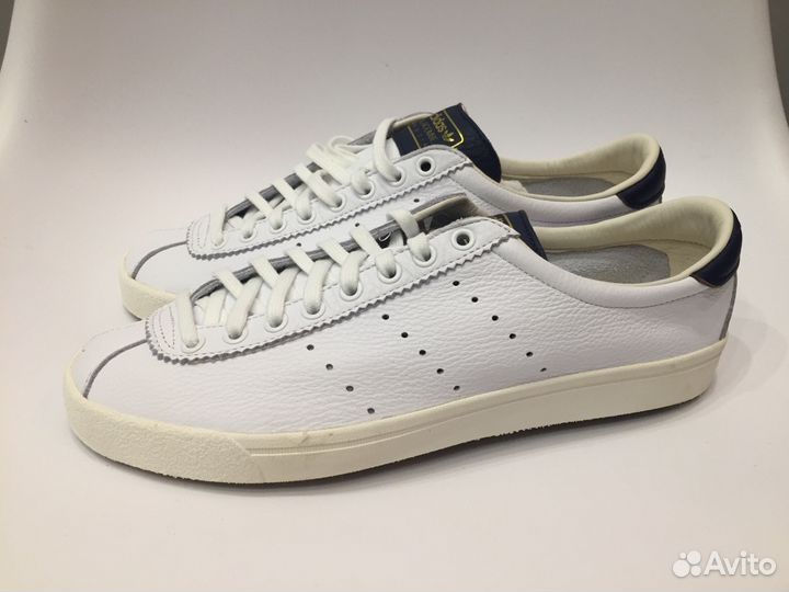 Lacombe store adidas spezial