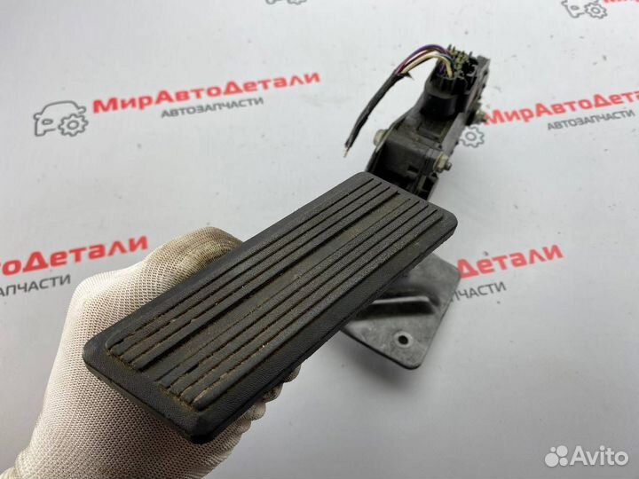 Педаль газа Chrysler Voyager 4 2004 04861650AB