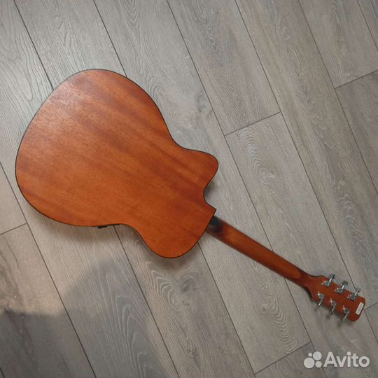 Акустическая гитара