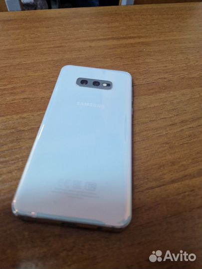 Samsung Galaxy S10e, 6/128 ГБ