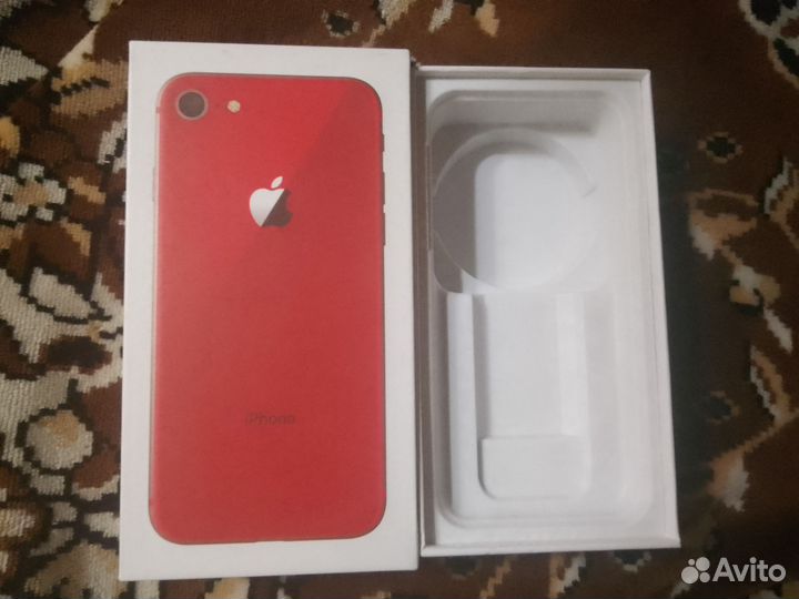 Пустая коробка от айфона 8