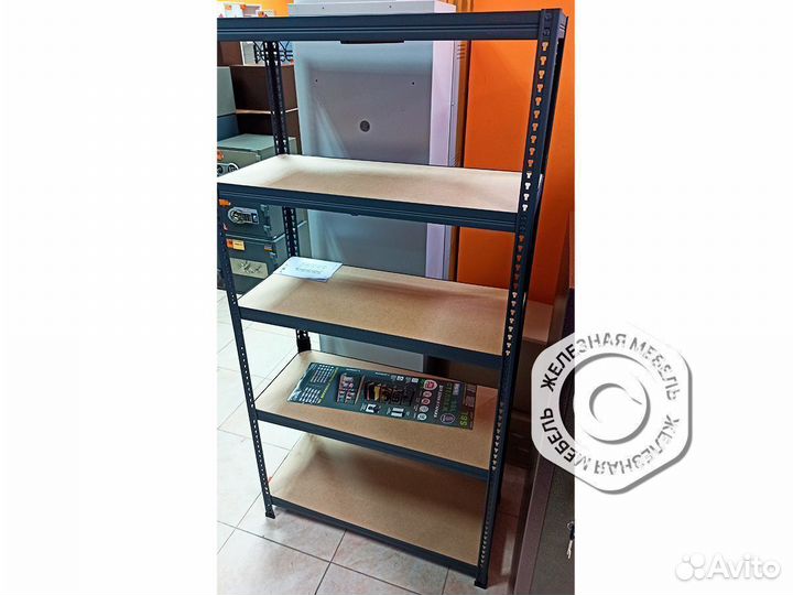 Металлический стеллаж черный с настилом из двп