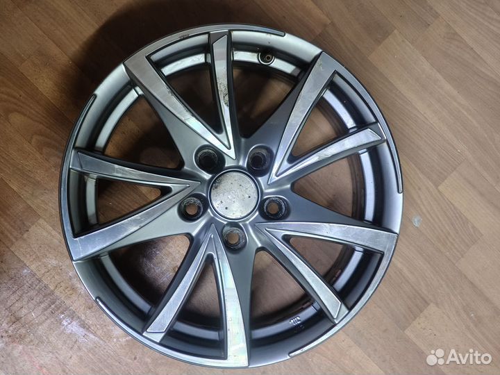 Литой диск r 16