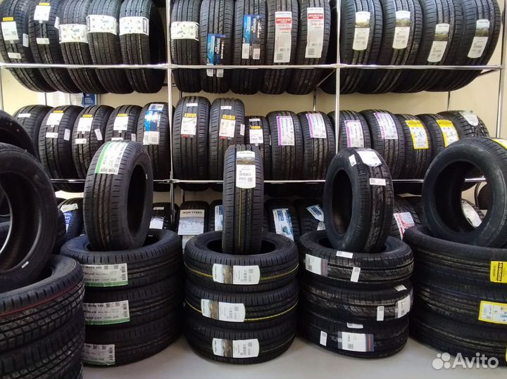 Pirelli P Zero 245/45 R19 102Y