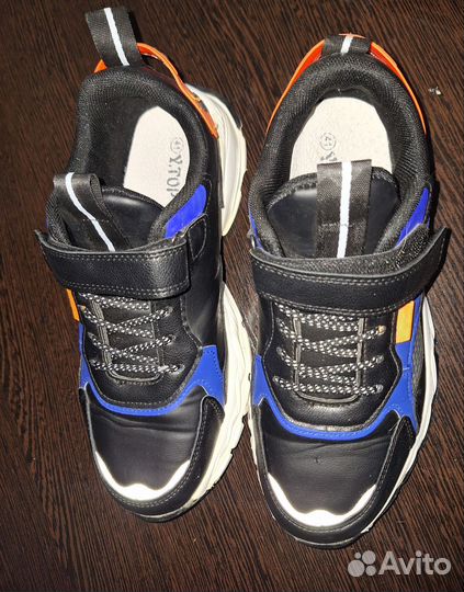Кроссовки мужские 41размер бу