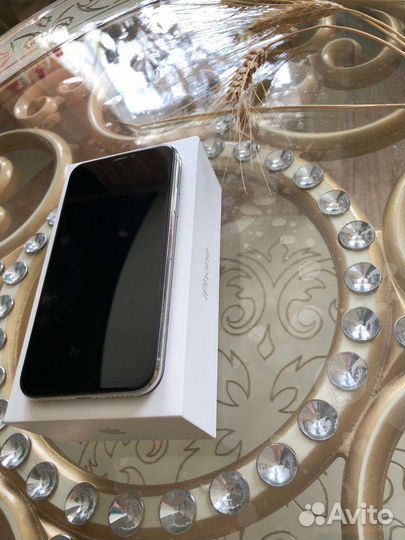 Телефон iPhone X 64gb