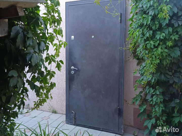 Дверь входная металлическая