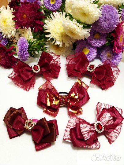 Школьные бордовые бантики