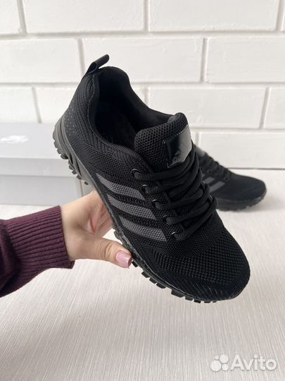 Новые кроссовки Adidas