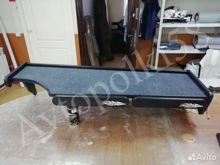 Стол полка на торпеду грузового автомобиля