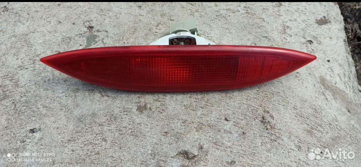 Фонарь дополнительного стоп-сигнала