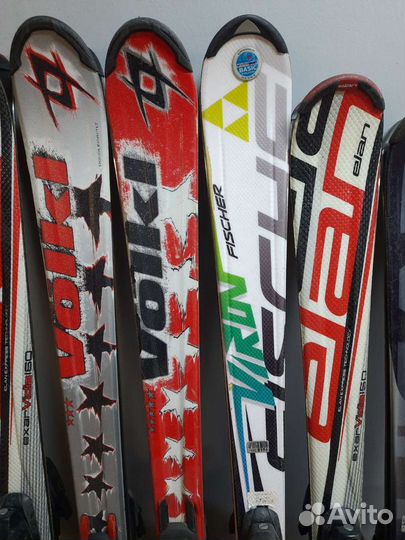 Горные лыжи и сноуборды