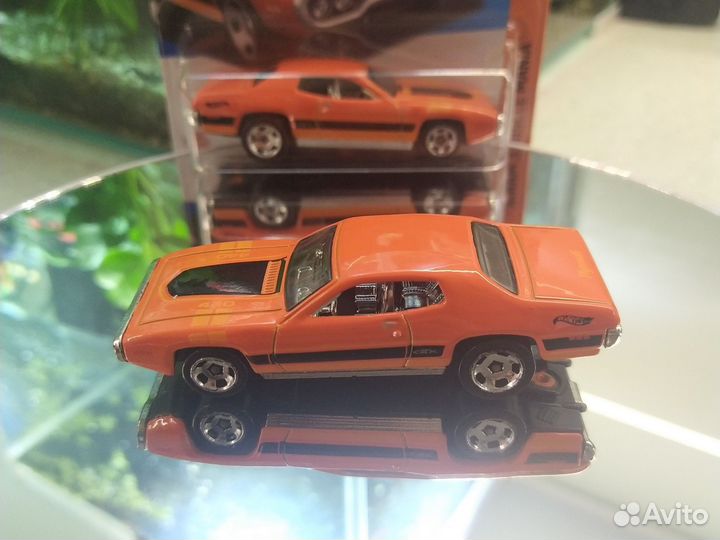 Hot wheels 1:64
