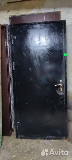 Дверь входная железная