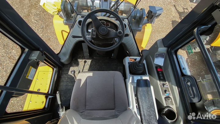 Фронтальный погрузчик XCMG LW330RU, 2023