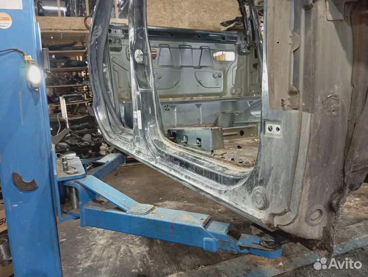 Порог со стойкой правый Volkswagen Amarok (2H)