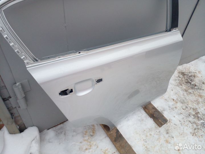 Дверь задняя правая Kia Sportage 4