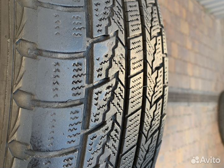 Nexen Winguard Ice 215/65 R16 98Q