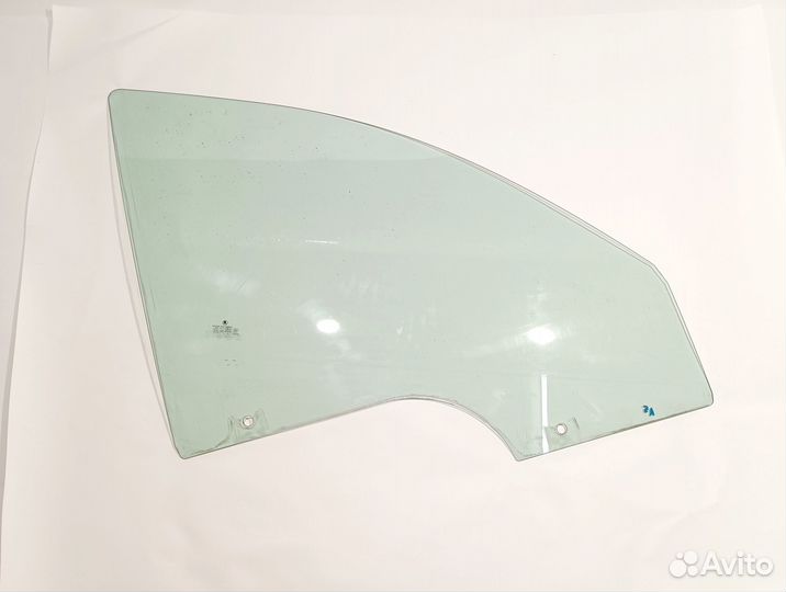 Стекло переднее правое на Skoda Octavia A5