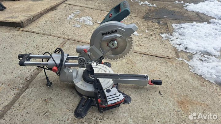 Торцовочная пила Metabo