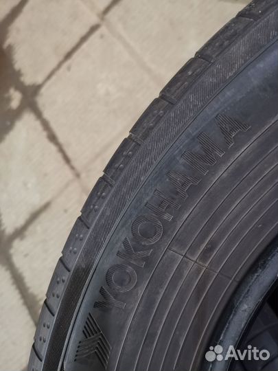 Yokohama BluEarth AE50 SUV 215/65 R17