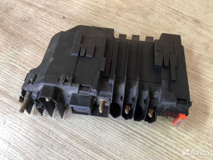 Блок предохранителей Mercedes-Benz S-Class W221