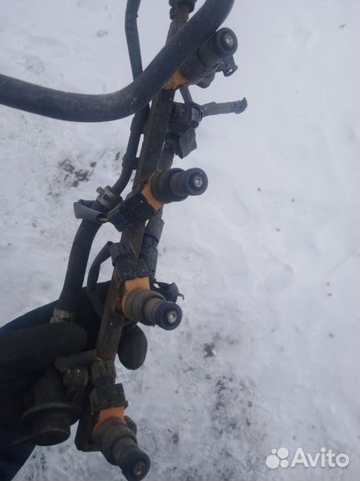 Топливная рампа 2114