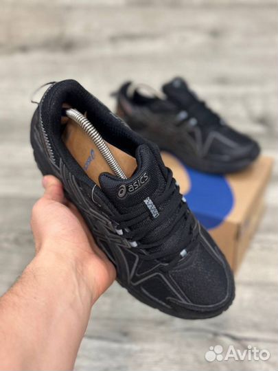 Кроссовки asics