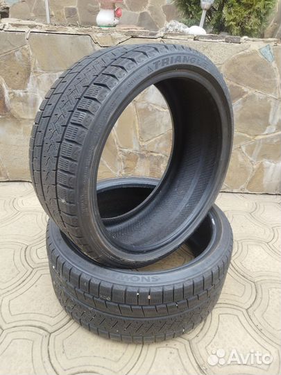 Triangle Snowlink TWT02 235/35 R19