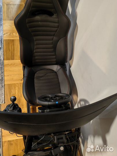 Кокпит, автосимулятор, кресло для руля