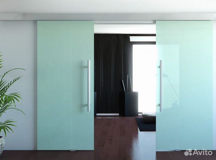 Стеклянная дверь