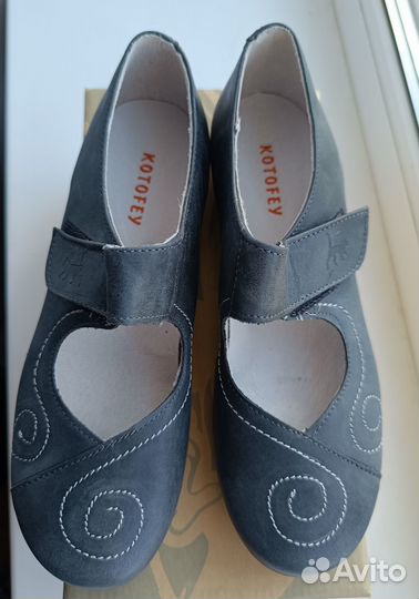 Туфли для девочки 36