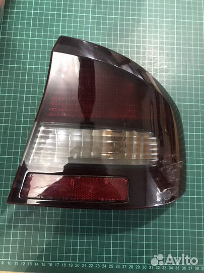 Фонарь задний Subaru BE5