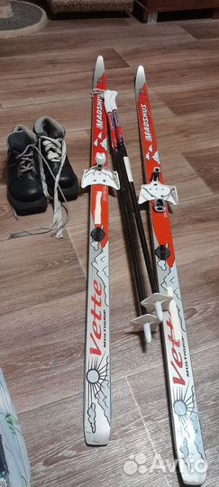 Лыжный комплект детский 137 см и 33 размер