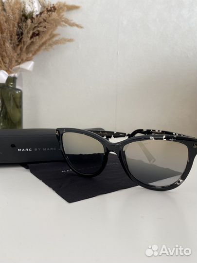 Солнцезащитные очки Marc Jacobs